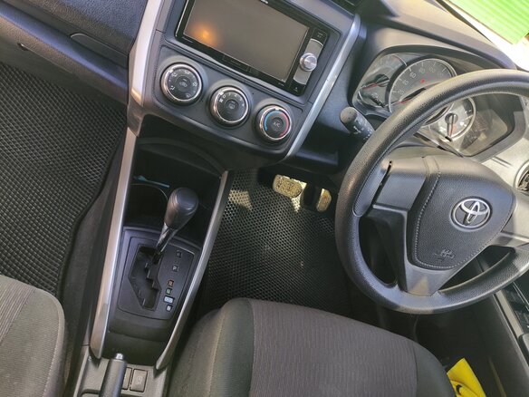 2018 Toyota Corolla Fielder XI (E160, E170) Рестайлинг 2, серый, 1450000 рублей - вид 3