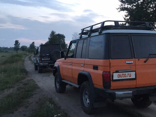 1993 Toyota Land Cruiser 70 Series, оранжевый, 2600000 рублей, вид 3