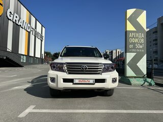 2012 Toyota Land Cruiser 200 Series Рестайлинг 1, белый, 3990000 рублей, вид 5