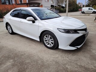 2019 Toyota Camry VIII (XV70), белый, 2500000 рублей, вид 2