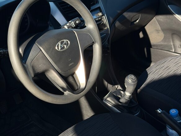2016 Hyundai Solaris I Рестайлинг, серый, 590000 рублей - вид 6