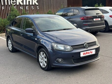 2014 Volkswagen Polo V, синий, 690000 рублей, вид 4