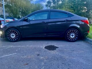 2016 Hyundai Solaris I Рестайлинг, коричневый, 970000 рублей, вид 4