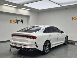 2021 Kia K5 LPi III, белый, 1890000 рублей, вид 3
