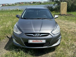 2013 Hyundai Solaris I, чёрный, 840000 рублей, вид 2