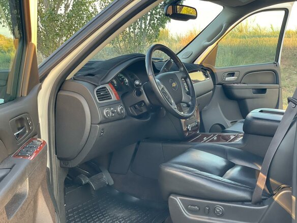 2012 Chevrolet Tahoe 6AT III, белый, 2700000 рублей - вид 9
