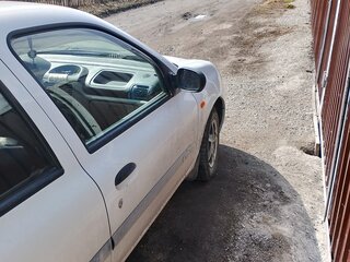 2003 Renault Symbol I Рестайлинг, белый, 340000 рублей, вид 4