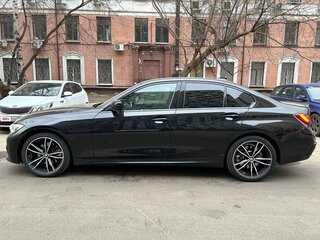 2020 BMW 3 серии 330i xDrive VII (G2x), чёрный, 4500000 рублей, вид 2