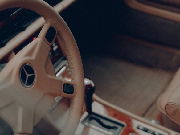 1985 Mercedes-Benz S-Класс 500 II (W126), белый, 7700000 рублей - вид 9