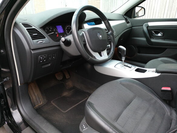2008 Renault Laguna III, чёрный - вид 9