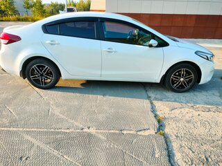 2018 Kia Cerato III Рестайлинг (Classic), белый, 1550000 рублей, вид 2