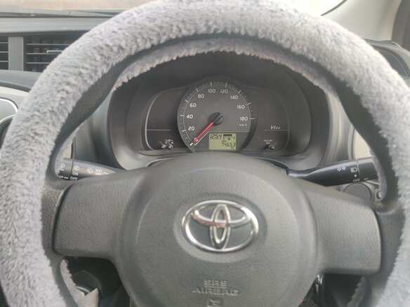 2011 Toyota Vitz III (XP130), серый, 860000 рублей - вид 12