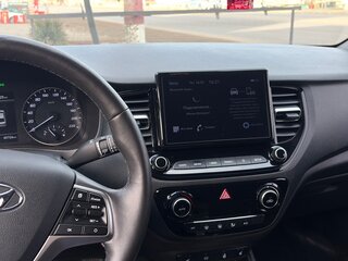 2021 Hyundai Solaris II Рестайлинг, красный, 1600000 рублей, вид 3