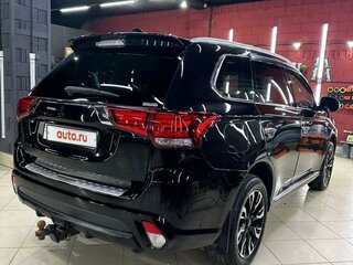 2015 Mitsubishi Outlander PHEV III Рестайлинг 2, чёрный, 2500000 рублей, вид 2
