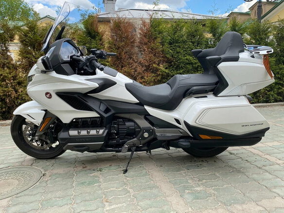 2024 Honda GL 1800 Gold Wing, белый, 4490000 рублей - вид 4