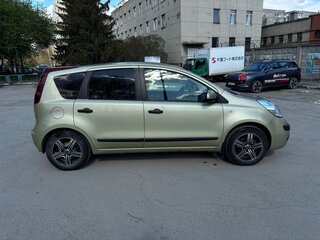 2010 Nissan Note I Рестайлинг, бежевый, 500000 рублей, вид 3