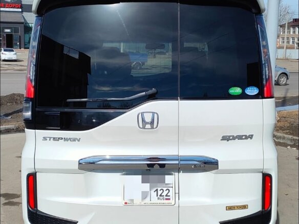 2015 Honda Stepwgn V, белый, 2257000 рублей - вид 2