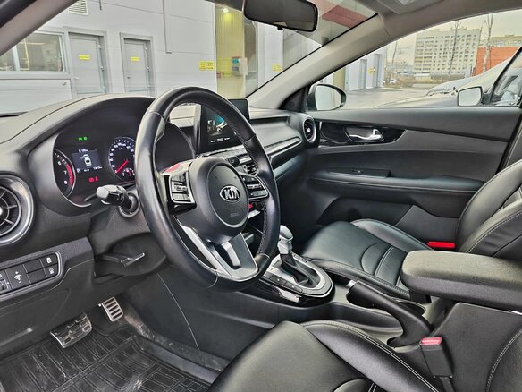 2021 Kia Cerato IV, серый, 2240000 рублей - вид 8