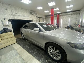2010 Toyota Camry VI (XV40) Рестайлинг, серебристый, 1150000 рублей, вид 3