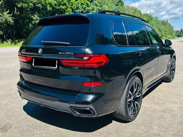 2022 BMW X7 40i I (G07), чёрный, 9690000 рублей - вид 9