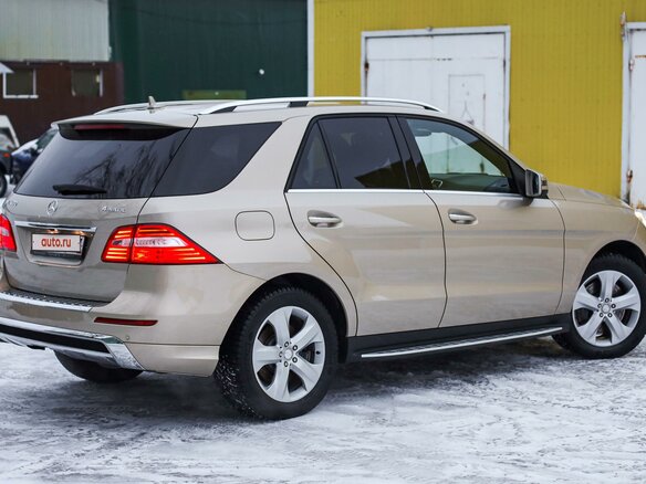 2012 Mercedes-Benz M-Класс 500 III (W166), золотистый, 2566000 рублей - вид 7