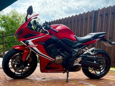 2020 Honda CBR 650R, красный, 950000 рублей, вид 2