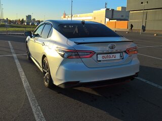 2020 Toyota Camry VIII (XV70), белый, 2650000 рублей, вид 4
