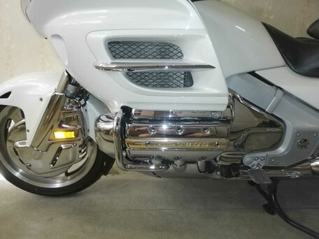 2003 Honda GL 1800 Gold Wing, серебристый, 1000000 рублей, вид 4
