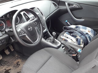 2014 Opel Astra GTC J Рестайлинг, красный, 750000 рублей, вид 5