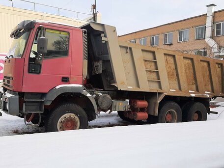 2005 Iveco EuroTrakker, красный, 1800000 рублей, вид 2