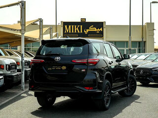 2026 Toyota Fortuner II Рестайлинг, чёрный, 4549750 рублей, вид 5