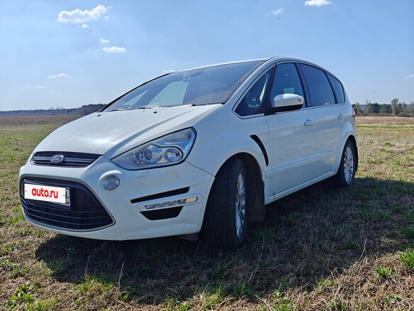 2011 Ford S-MAX I Рестайлинг, белый, 1000000 рублей - вид 1