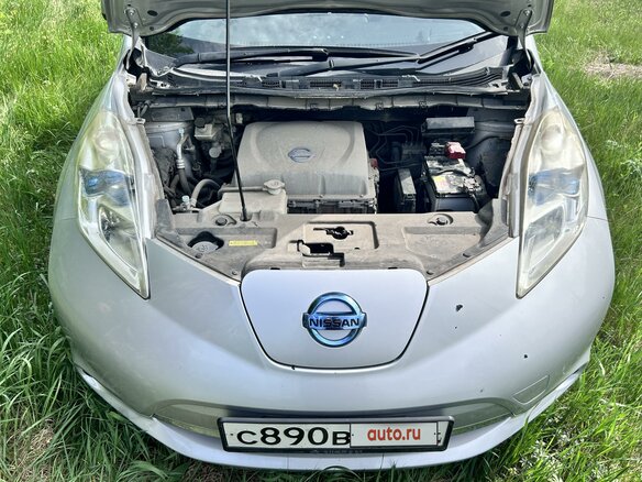 2013 Nissan Leaf (EM57) I (ZE0/AZE0), серый, 820000 рублей - вид 9