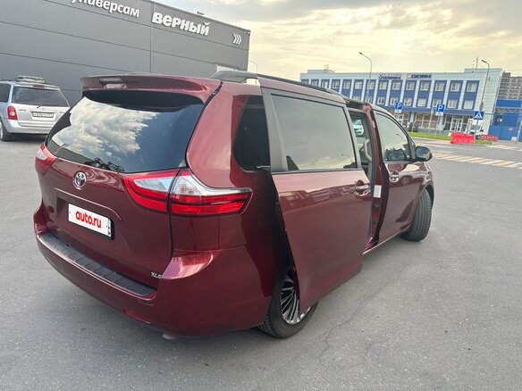 2016 Toyota Sienna III Рестайлинг, красный, 2195000 рублей - вид 14