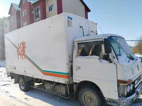 1989 Nissan Atlas, белый, 800000 рублей, вид 3