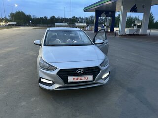 2017 Hyundai Solaris II, серебристый, 920000 рублей, вид 1