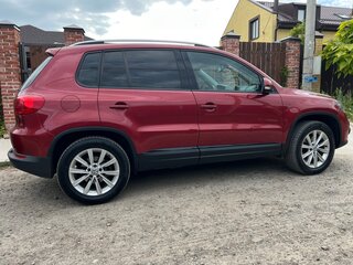 2012 Volkswagen Tiguan I Рестайлинг, красный, 1350000 рублей, вид 3