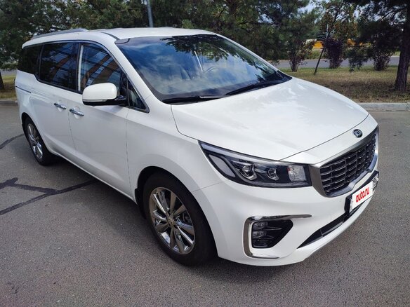 2020 Kia Carnival III, белый, 3700000 рублей - вид 9