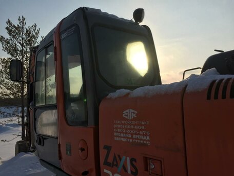 2005 Hitachi ZX200, оранжевый, 2950000 рублей, вид 2