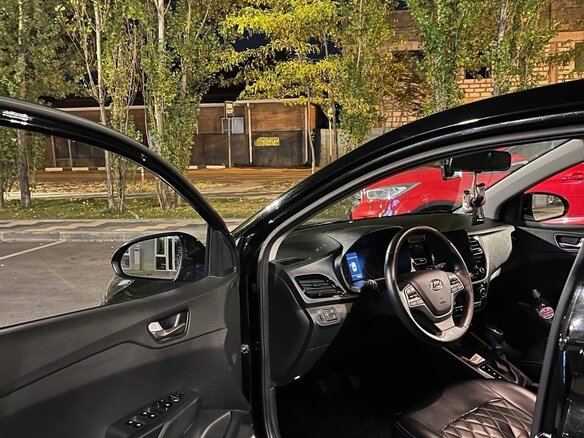 2021 Hyundai Solaris II Рестайлинг, чёрный, 1850000 рублей - вид 5