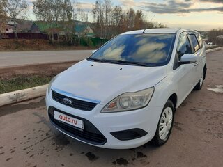 2010 Ford Focus II Рестайлинг, белый, 650000 рублей, вид 2
