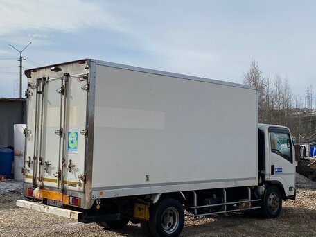 2009 Isuzu Elf (N-series), белый, 1700000 рублей, вид 2
