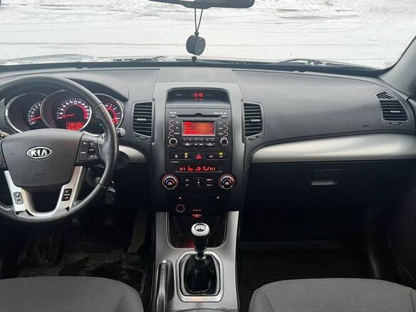 2011 Kia Sorento II, чёрный, 1300000 рублей - вид 8