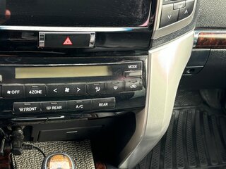 2012 Toyota Land Cruiser 200 Series Рестайлинг 1, чёрный, 4100000 рублей, вид 4