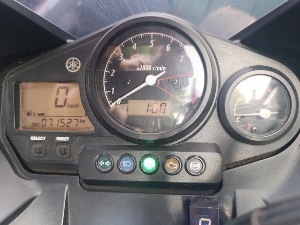 2005 Yamaha TDM900, серебристый, 300000 рублей - вид 9