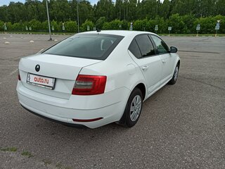 2017 Skoda Octavia III (A7) Рестайлинг, белый, 750000 рублей, вид 4