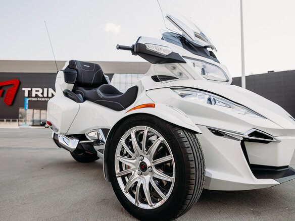 2015 BRP Can-Am Spyder, белый, 1528202 рублей - вид 18