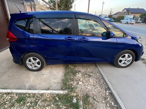 2018 Honda Freed II, синий, 1696000 рублей - вид 4