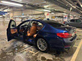 2017 BMW 5 серии 530d xDrive VII (G30/G31/G38), синий, 4800000 рублей, вид 4