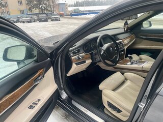 2008 BMW 7 серии Long 750Li V (F01/F02/F04), серый, 1000000 рублей, вид 4